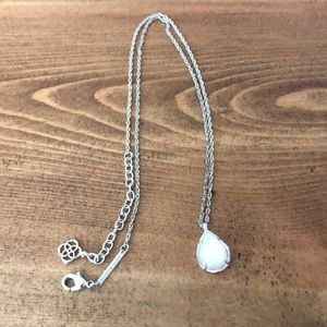 Kendra Scott necklace